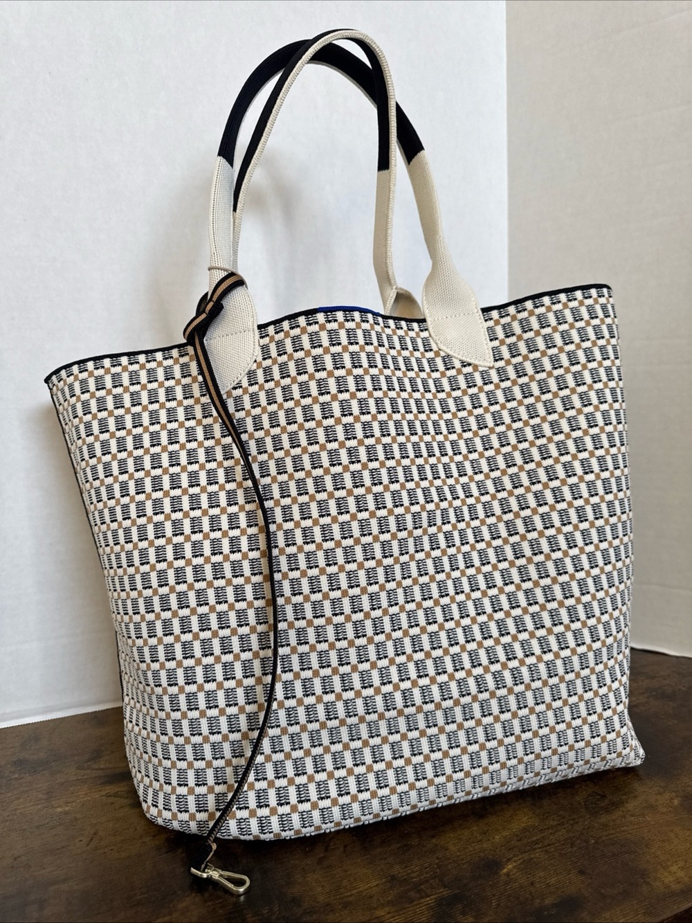 Rothy's The Lightweight Reversible Tote Checkered Black Cream Tan RARE New Tags - Picture 8 of 12